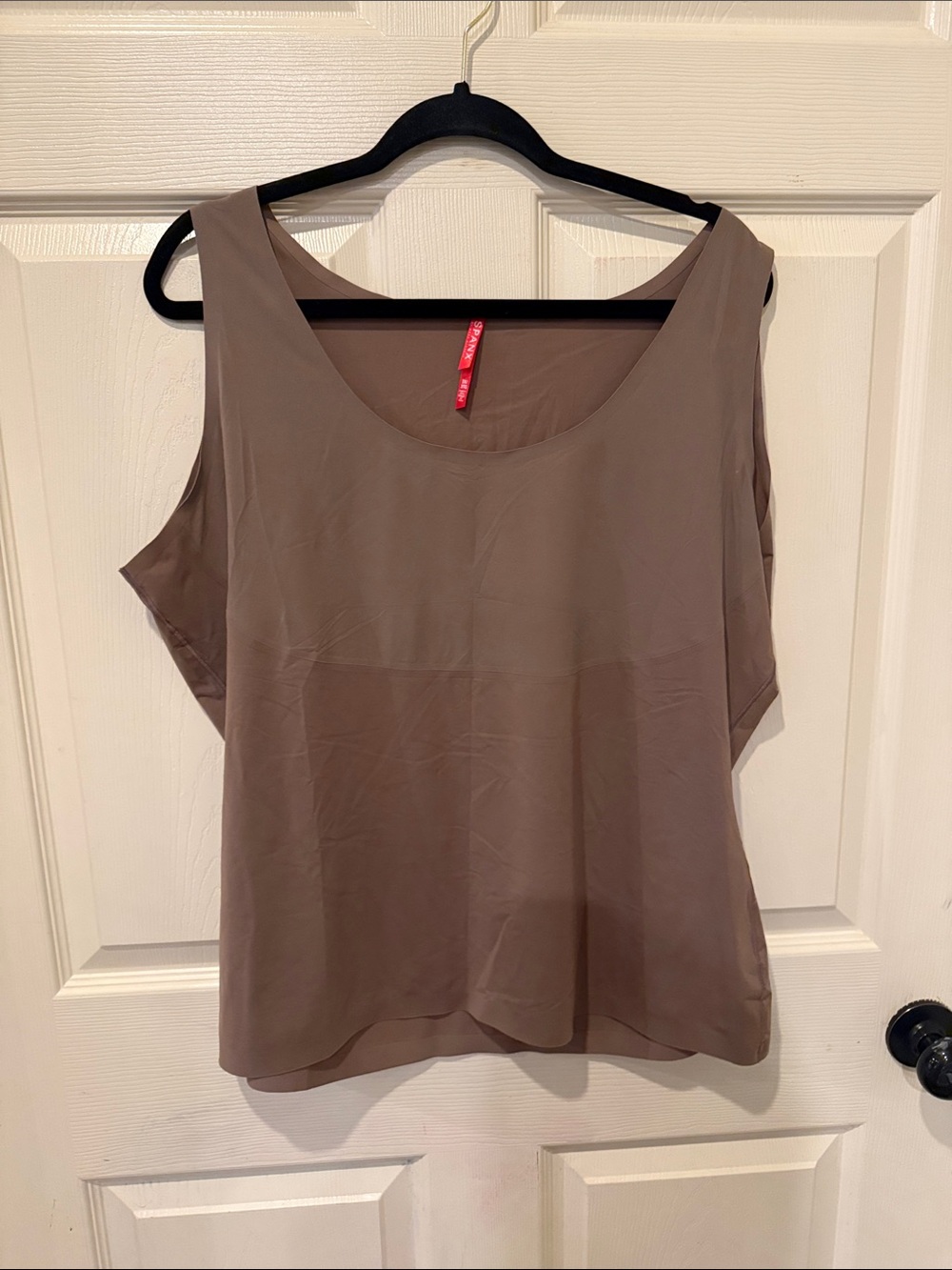 Spanx invisible tank in cafe, 3X - Picture 2 of 5
